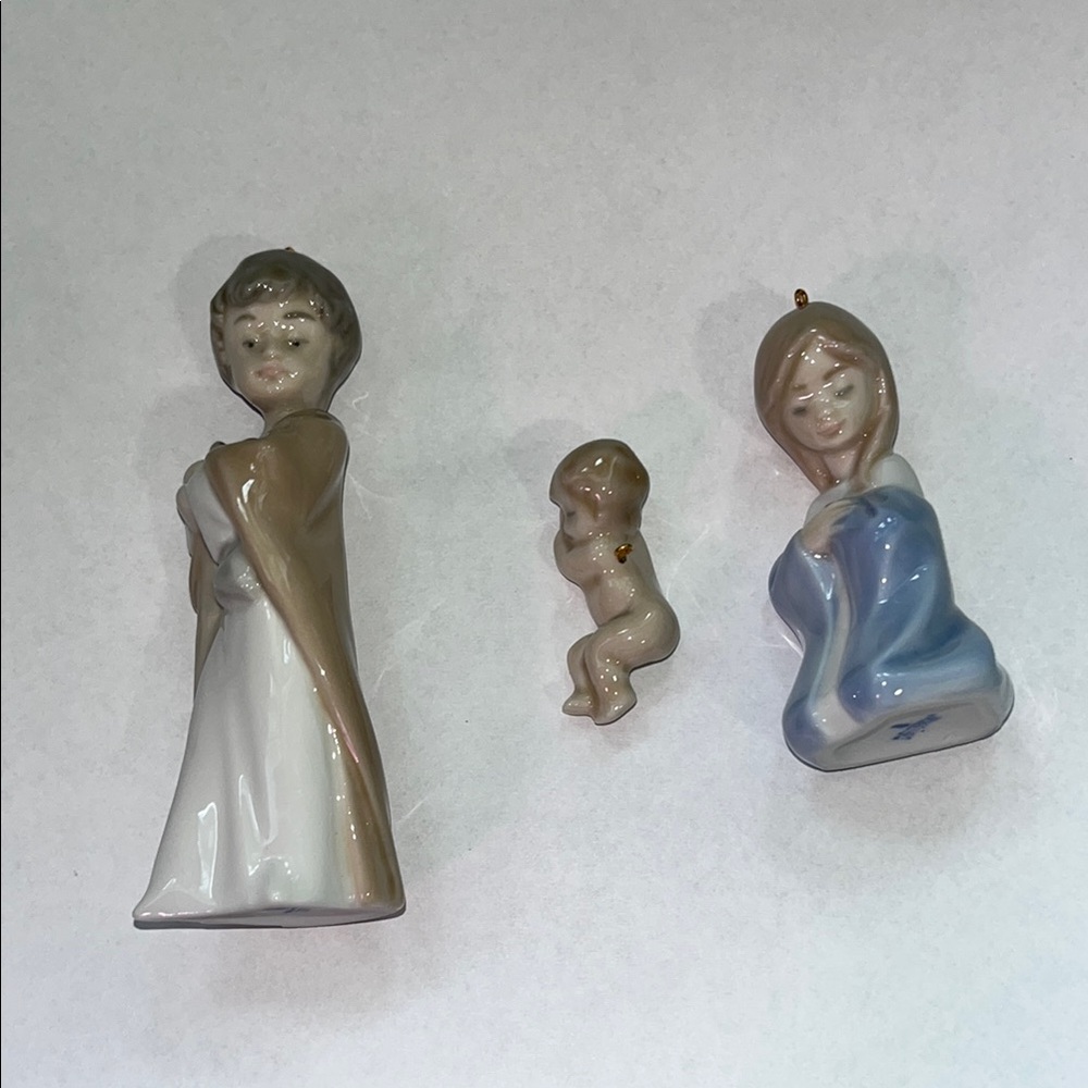 Lladro Figurine Set - Mini La Sagrada Familia